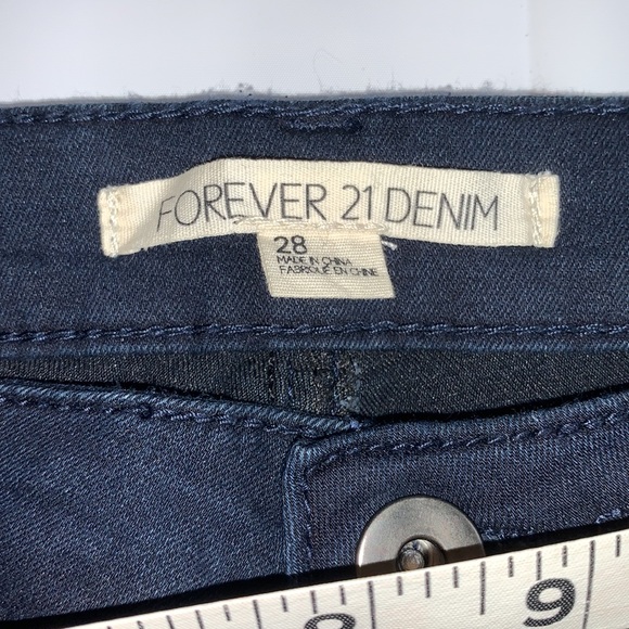 Size 28 Dark Wash Skinny Jean Forever 21 Denim - Picture 5 of 15